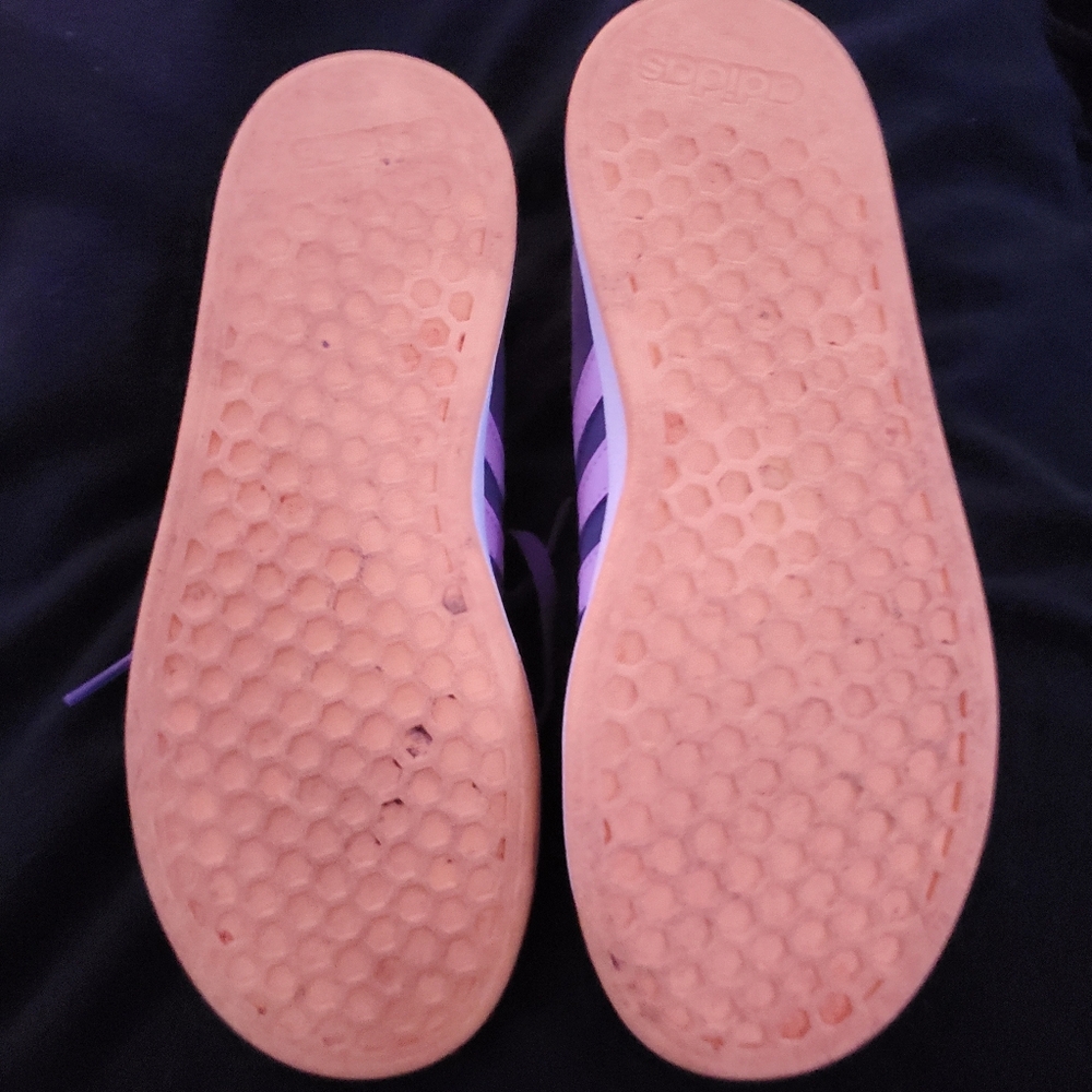 Purple Addidas girls shoes size 4 - Picture 4 of 7